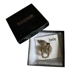 Rhinestone Cat Playing With Yarn Ball Brooch Pin 1.75 inches